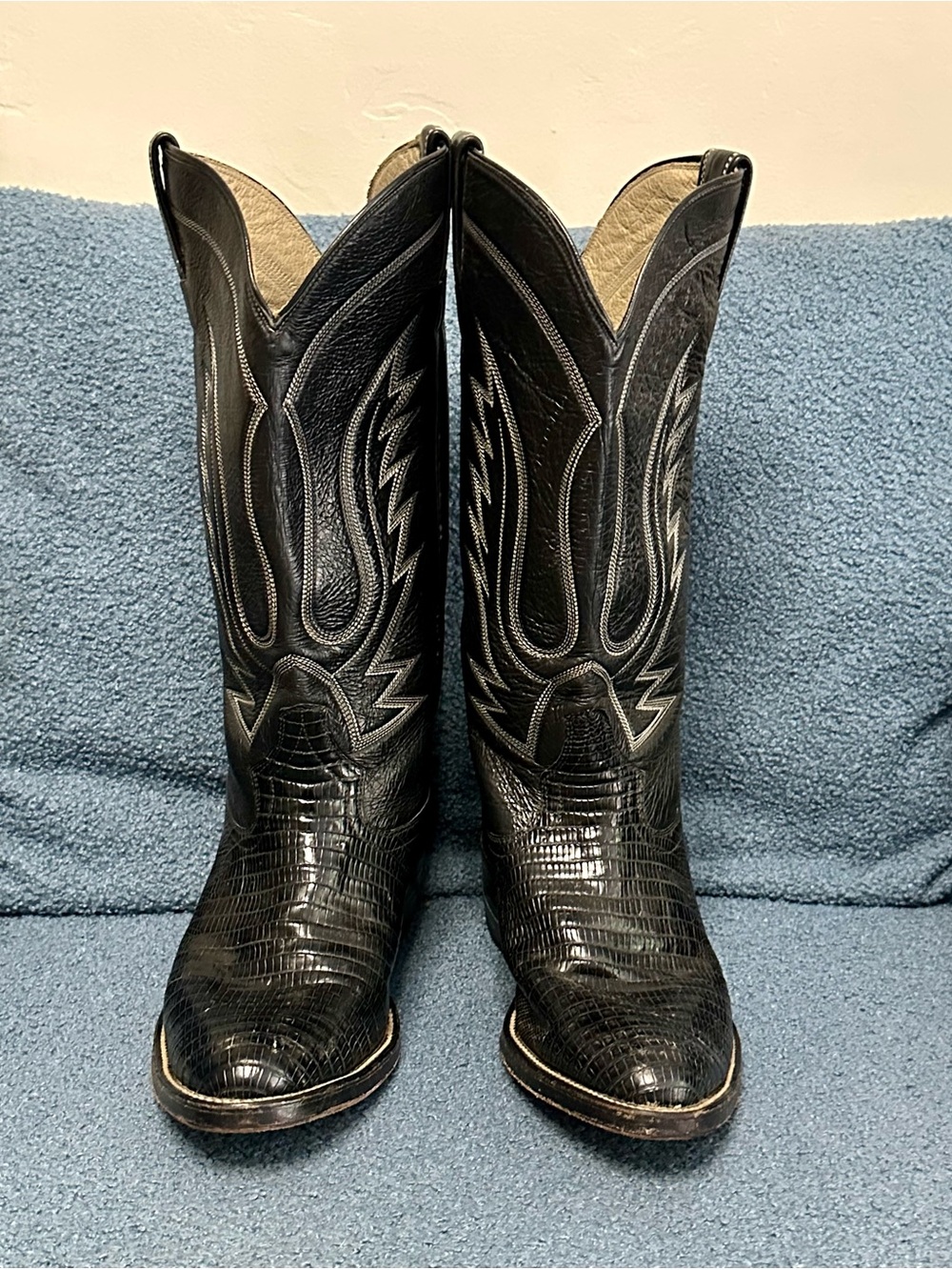 Black Men's Western Cowboy Boots - Classic Embossed Leather